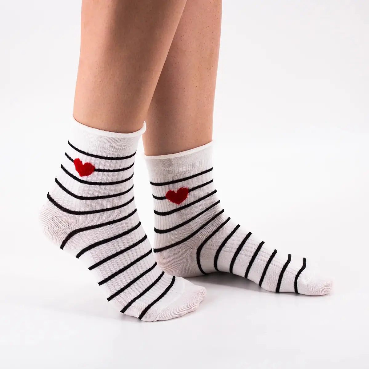 Gestreifte Socken mit Herz