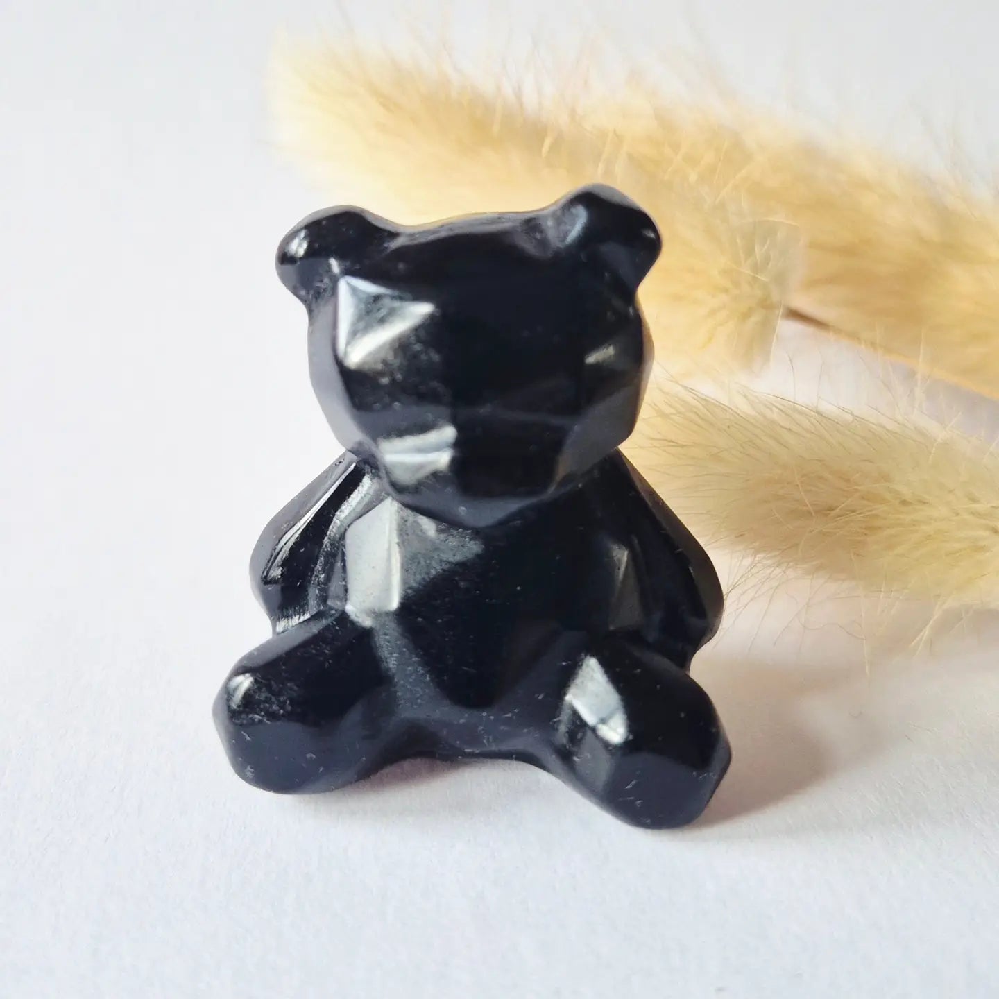Facettierter Bär aus Obsidian