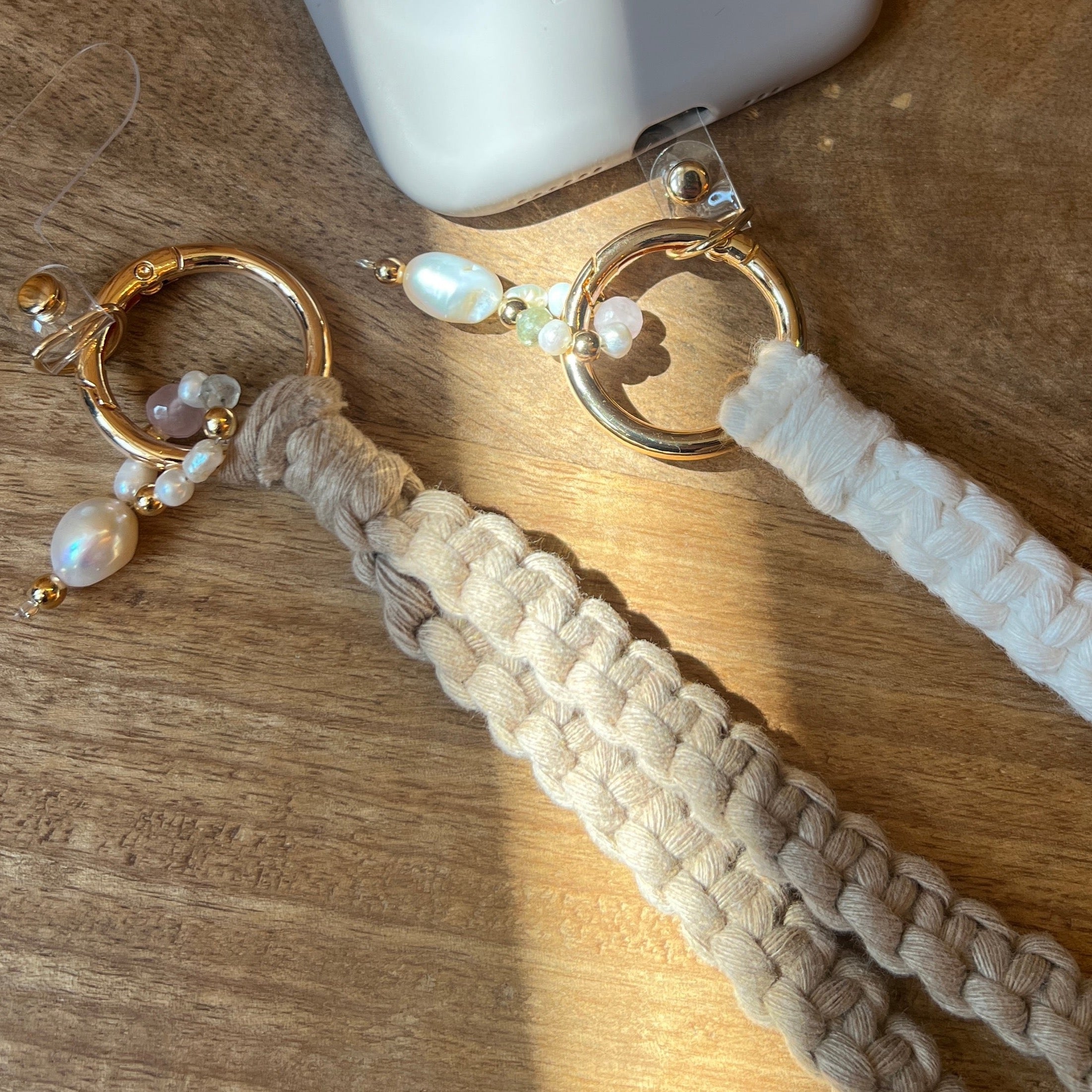 Handykette Makramee und Edelsteinen