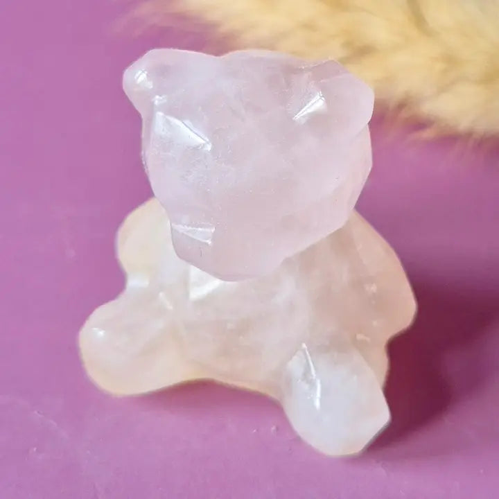 Facettierter Bär aus Rosenquarz